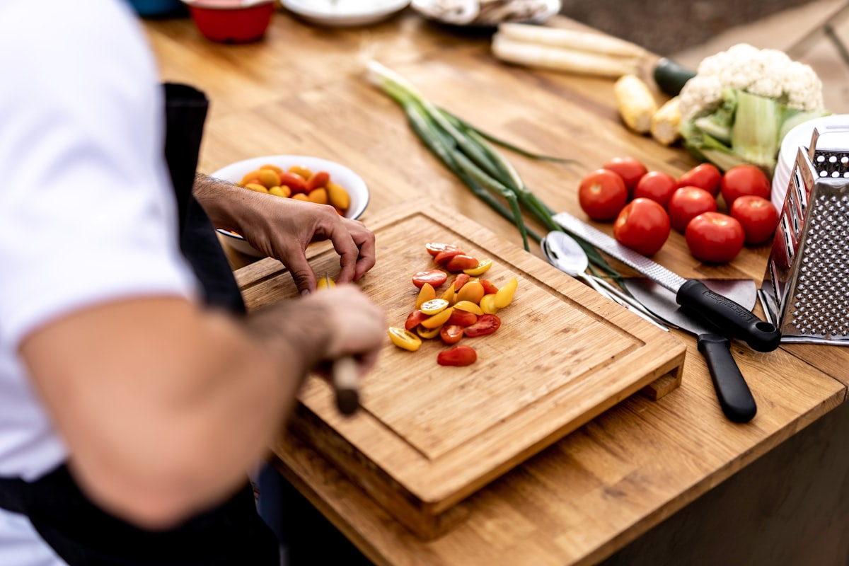 Healthy eating meal preparation showing fresh vegetables and balanced plate